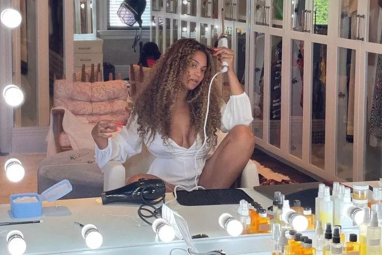 BeyoncÃ© Teases Hair Care Line with Instagram Post