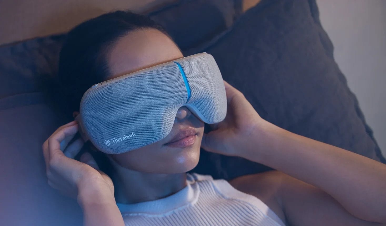 United Business Class: A Partnership with Saks Fifth Avenue and Therabody