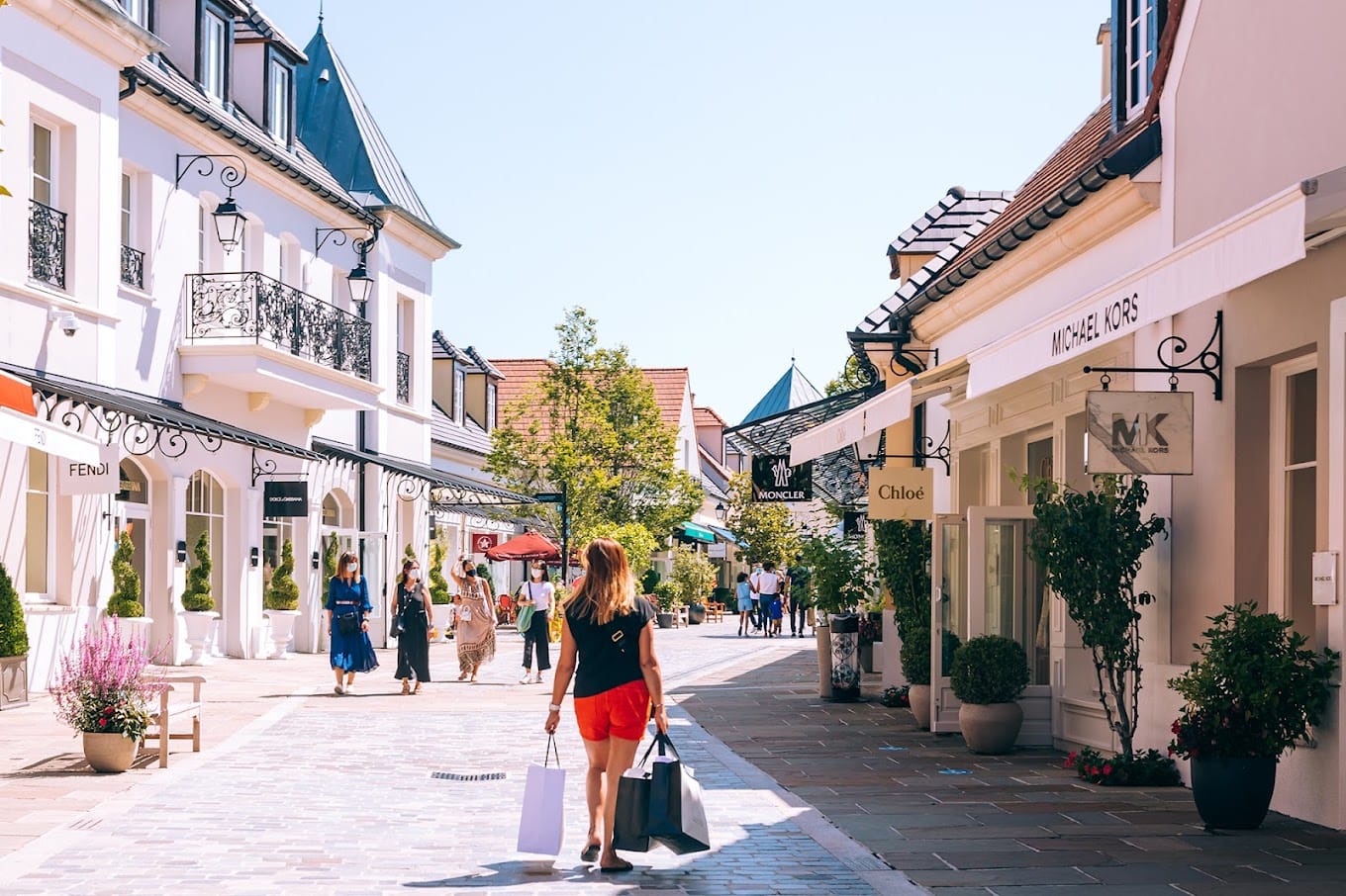 Outlet Shopping in Paris: La Vallée Village
