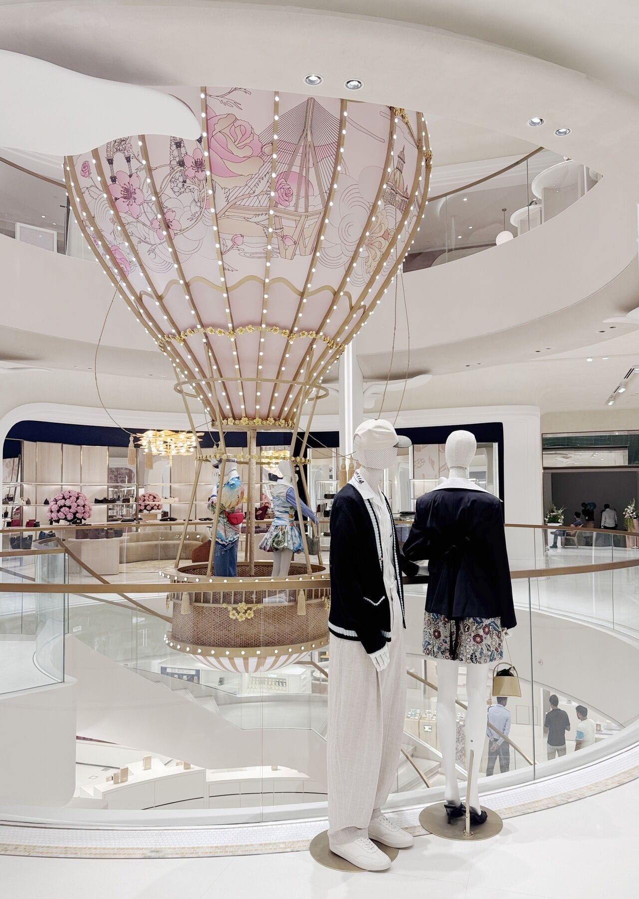 Parisian elegance lands in India under a 27-foot hot air balloon sculpture at Galeries Lafayette Mumbai Parisian elegance lands in India under a 27-foot hot air balloon at Galeries Lafayette Mumbai